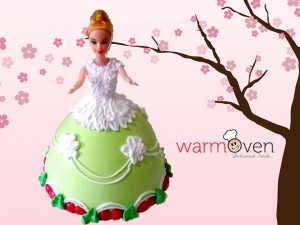 BARBIE DOLL CAKE WITH BUTTERCREAM & FROSTING
