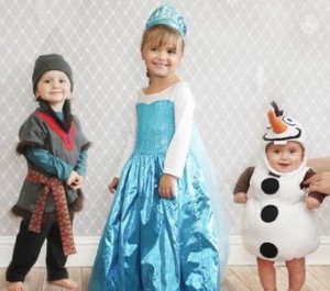 Kids dressing up as Frozen characters
