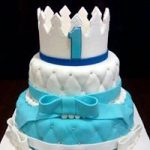 Crown first birthday cake for boys