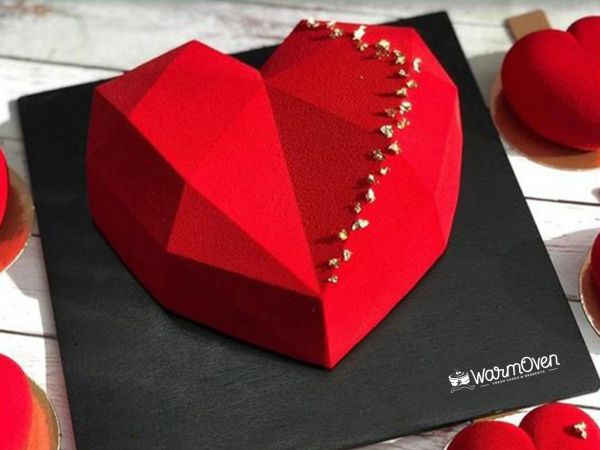 valentine's day special cakes, heart pinata cake
