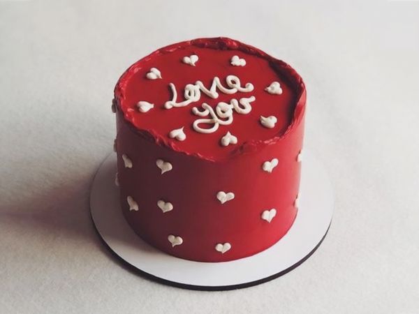 Piped Hearts Valentine's Cake | The Cake Blog