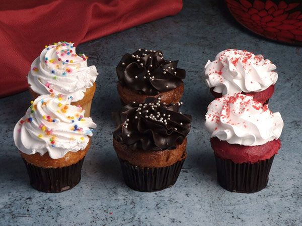 Buy 8 Get 4 Free Assortment Cupcakes - 3 Flavors
