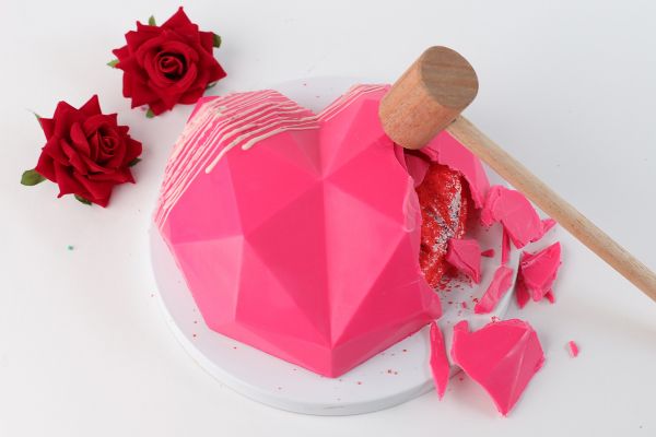 Valentine's Day Cake, Valentine's Day, Happy Valentine's Day, Valentine's Special Cake, Valentine's, I love you, Valentine's Pinata Cake